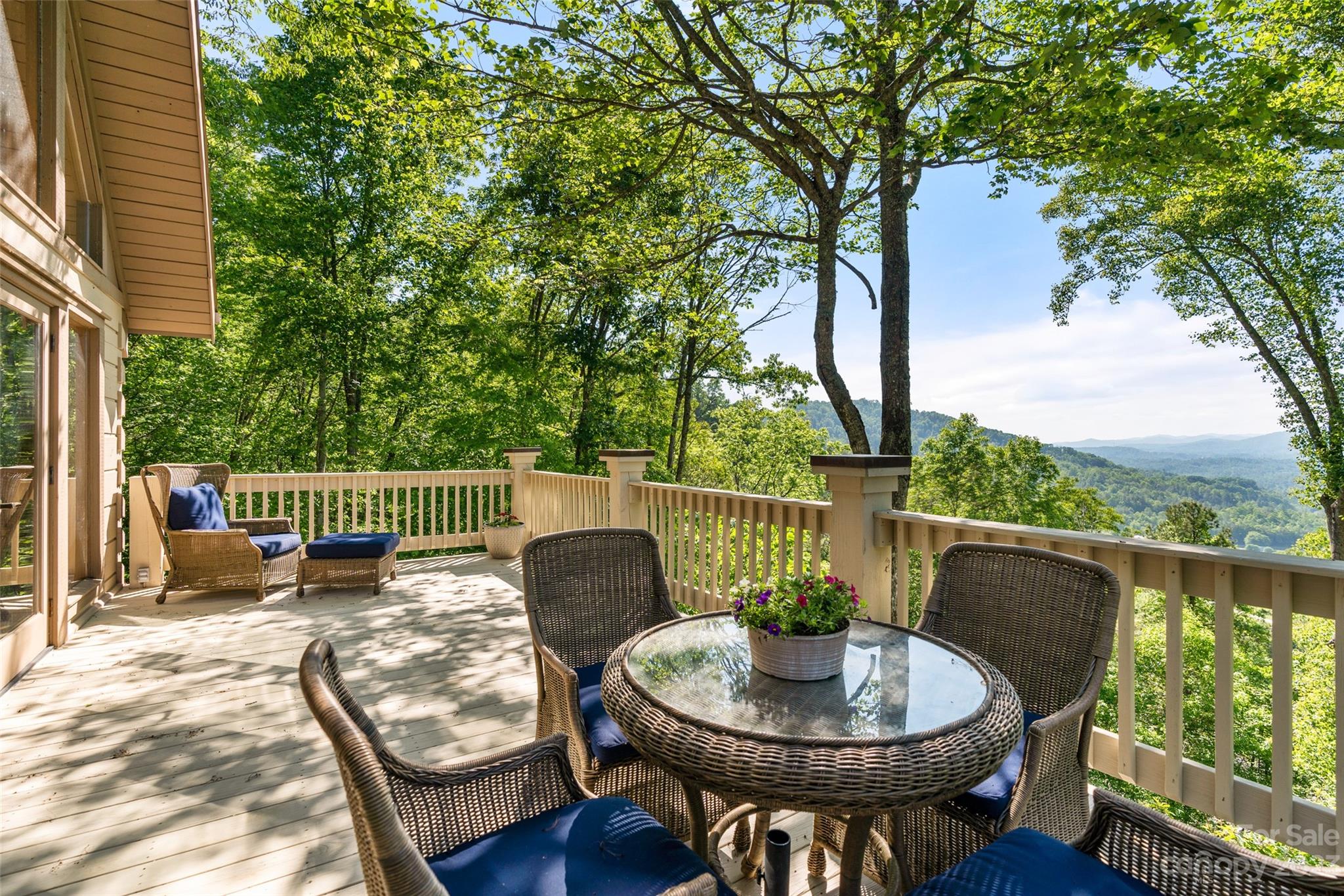 746 Seven Glens Drive, Weaverville NC Real Estate Listing MLS Car4032379