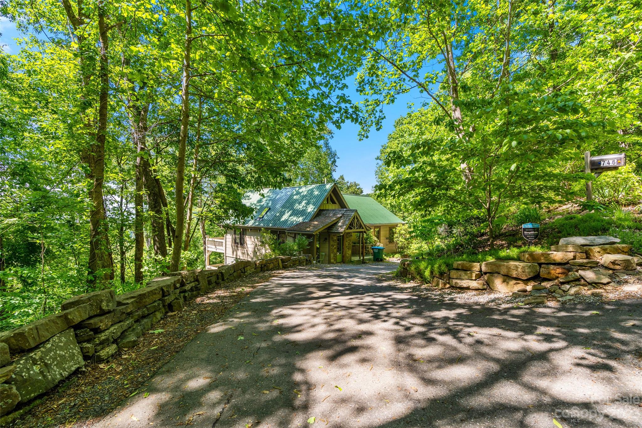 746 Seven Glens Drive, Weaverville NC Real Estate Listing MLS Car4032379