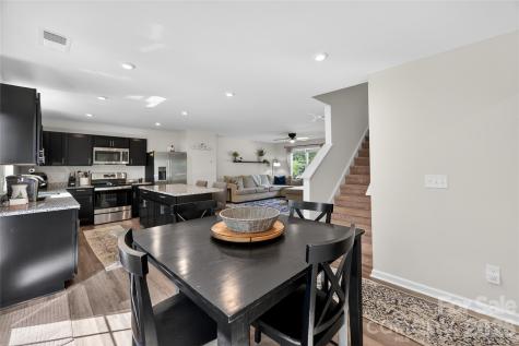 1937 Pin Hook Road Charlotte NC 28215