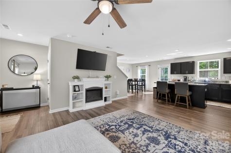 1937 Pin Hook Road Charlotte NC 28215