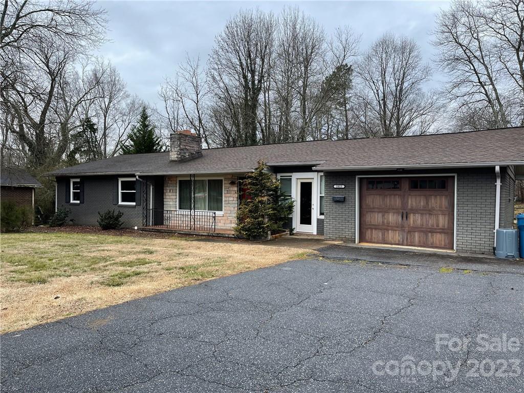 1815 16th Street NE Hickory NC 28601