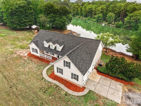1060 Moss Lake Drive Clover SC 29710