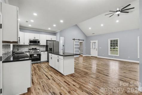 1060 Moss Lake Drive Clover SC 29710