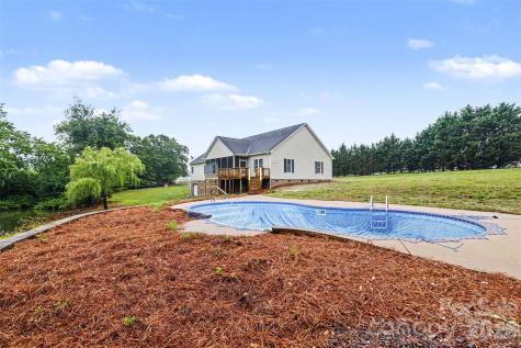 1060 Moss Lake Drive Clover SC 29710