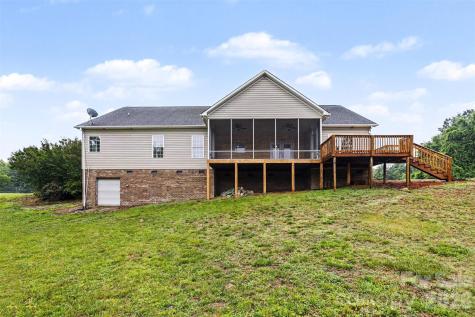 1060 Moss Lake Drive Clover SC 29710