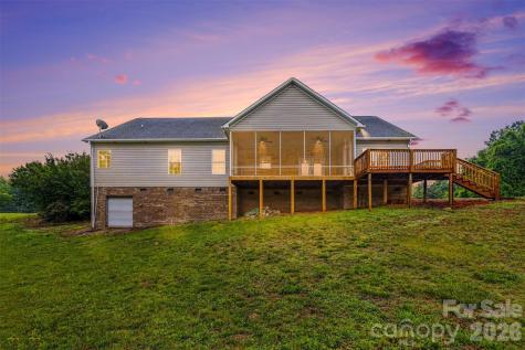 1060 Moss Lake Drive Clover SC 29710