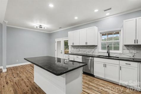 1060 Moss Lake Drive Clover SC 29710