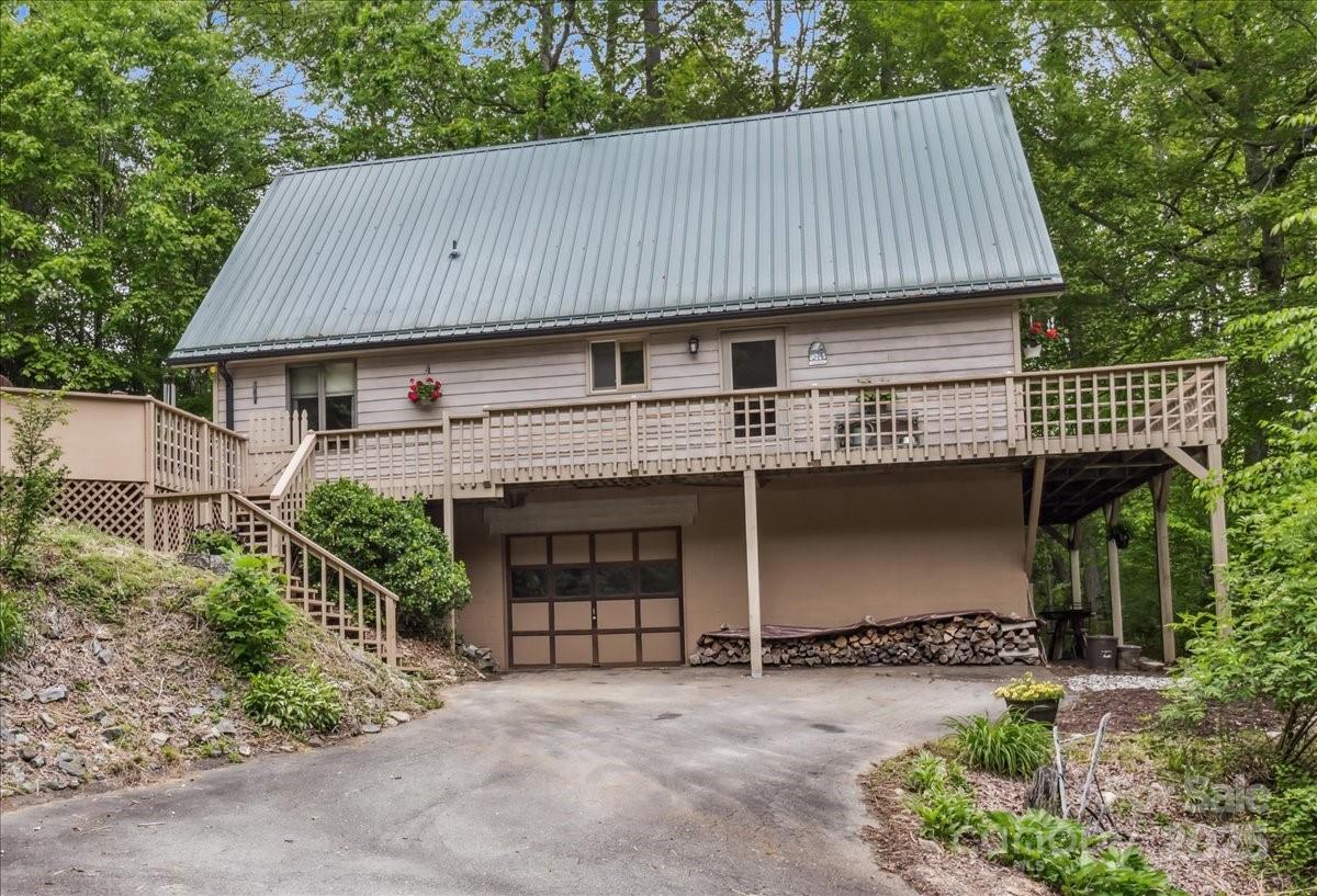 256 West Ridge Drive Burnsville NC 28714