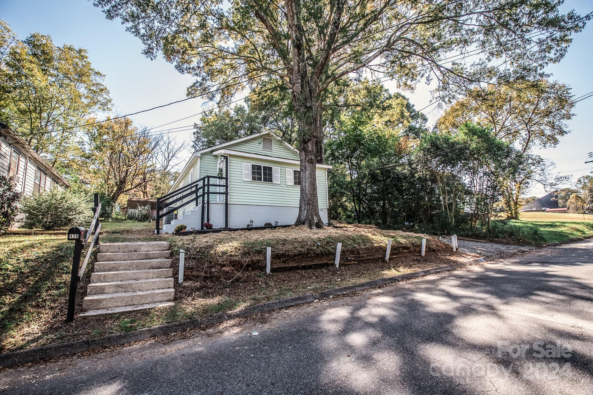 428 Newton Avenue Statesville NC 28677