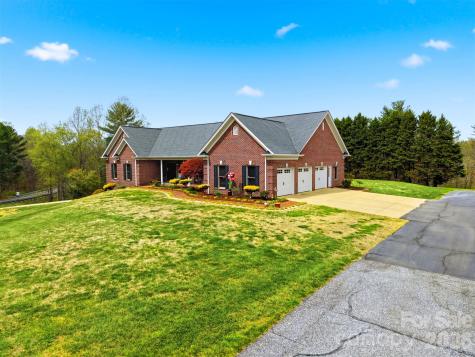 3330 Shamrock Heights Hudson NC 28638