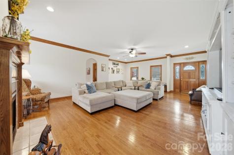 3330 Shamrock Heights Hudson NC 28638