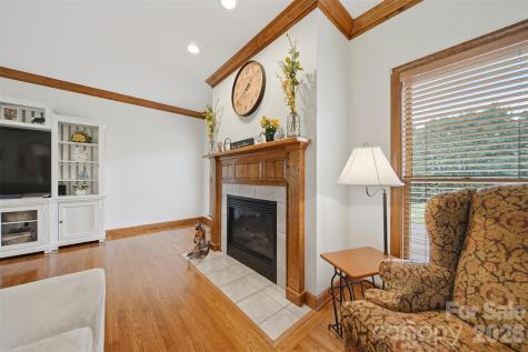 3330 Shamrock Heights Hudson NC 28638