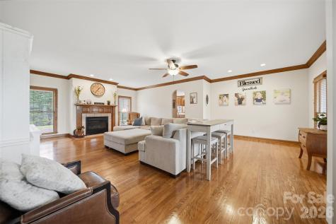 3330 Shamrock Heights Hudson NC 28638