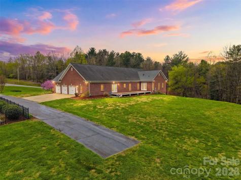 3330 Shamrock Heights Hudson NC 28638