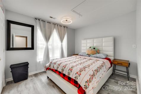 7442 Crestside Lane Charlotte NC 28227