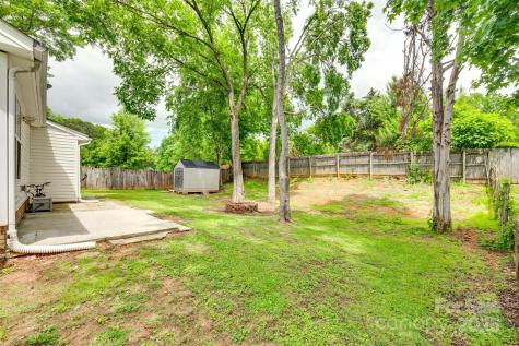 7442 Crestside Lane Charlotte NC 28227