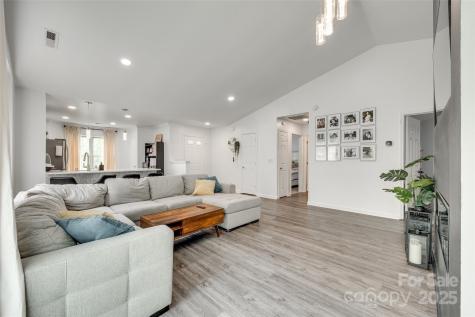 7442 Crestside Lane Charlotte NC 28227