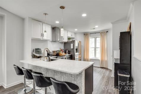 7442 Crestside Lane Charlotte NC 28227