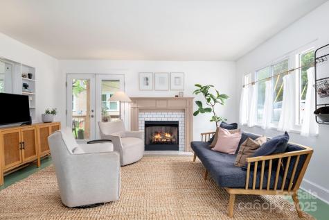 85 Lanning Avenue Asheville NC 28806