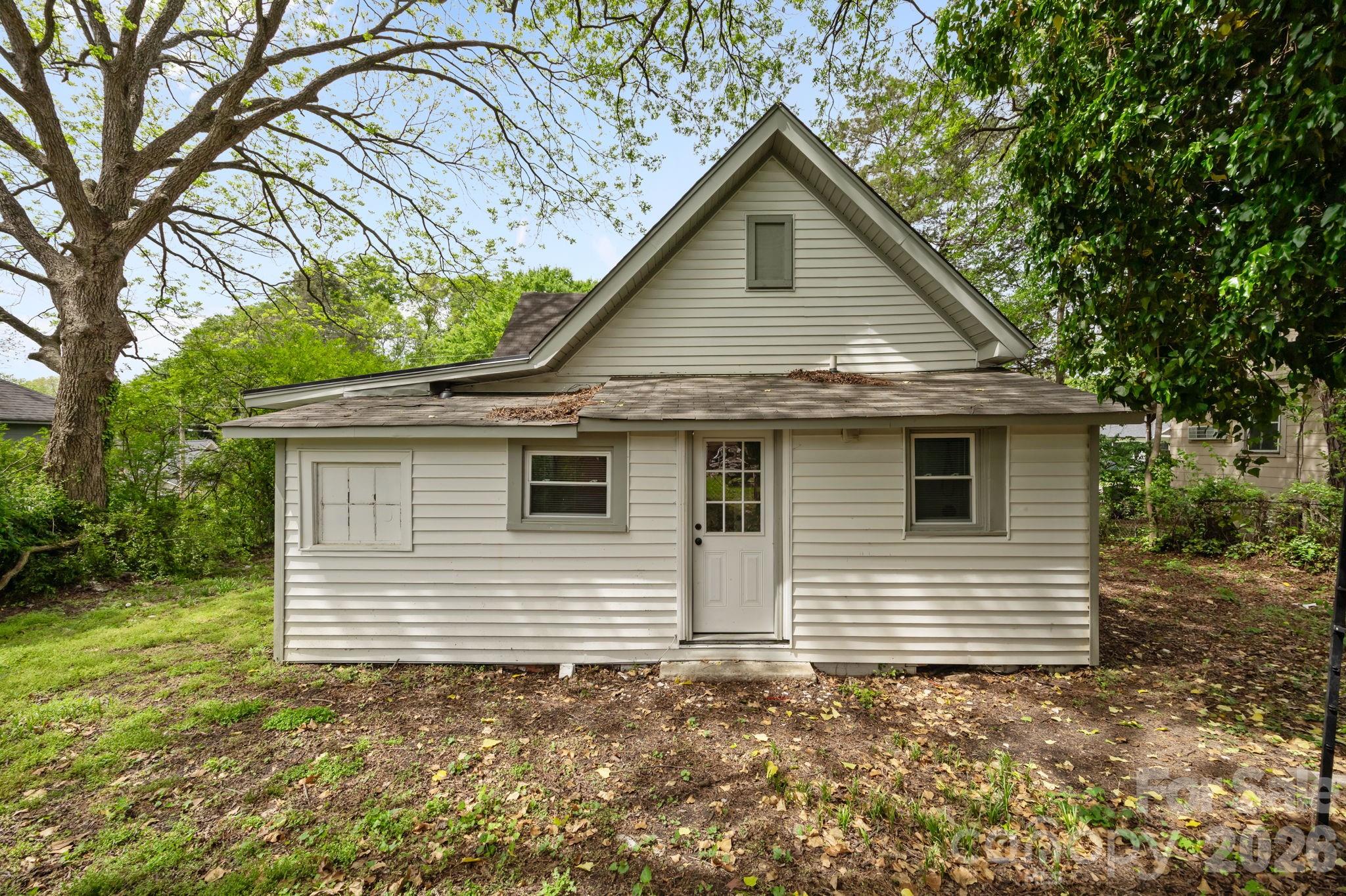 318 S Liberty Street Gastonia NC 28052