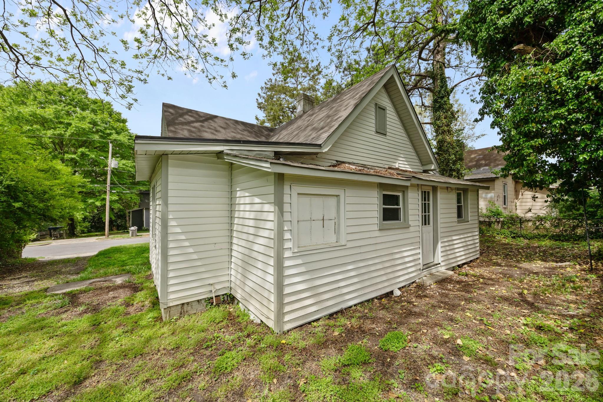 318 S Liberty Street Gastonia NC 28052