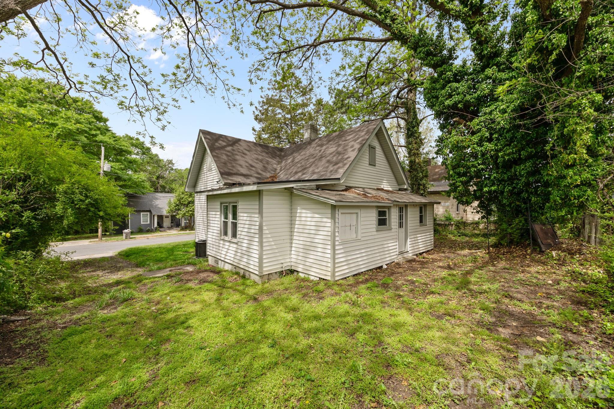 318 S Liberty Street Gastonia NC 28052