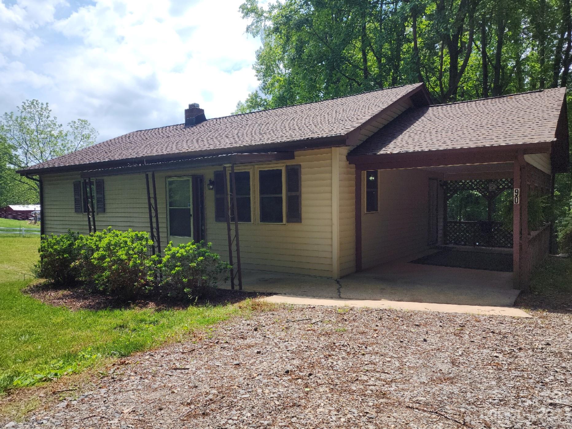 90 Bennett Road Candler NC 28715