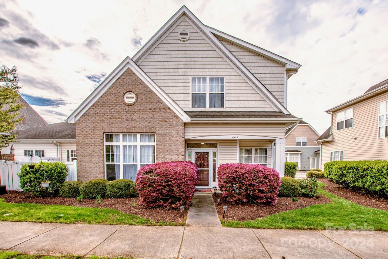 2925 Silverthorn Drive Charlotte NC 28273