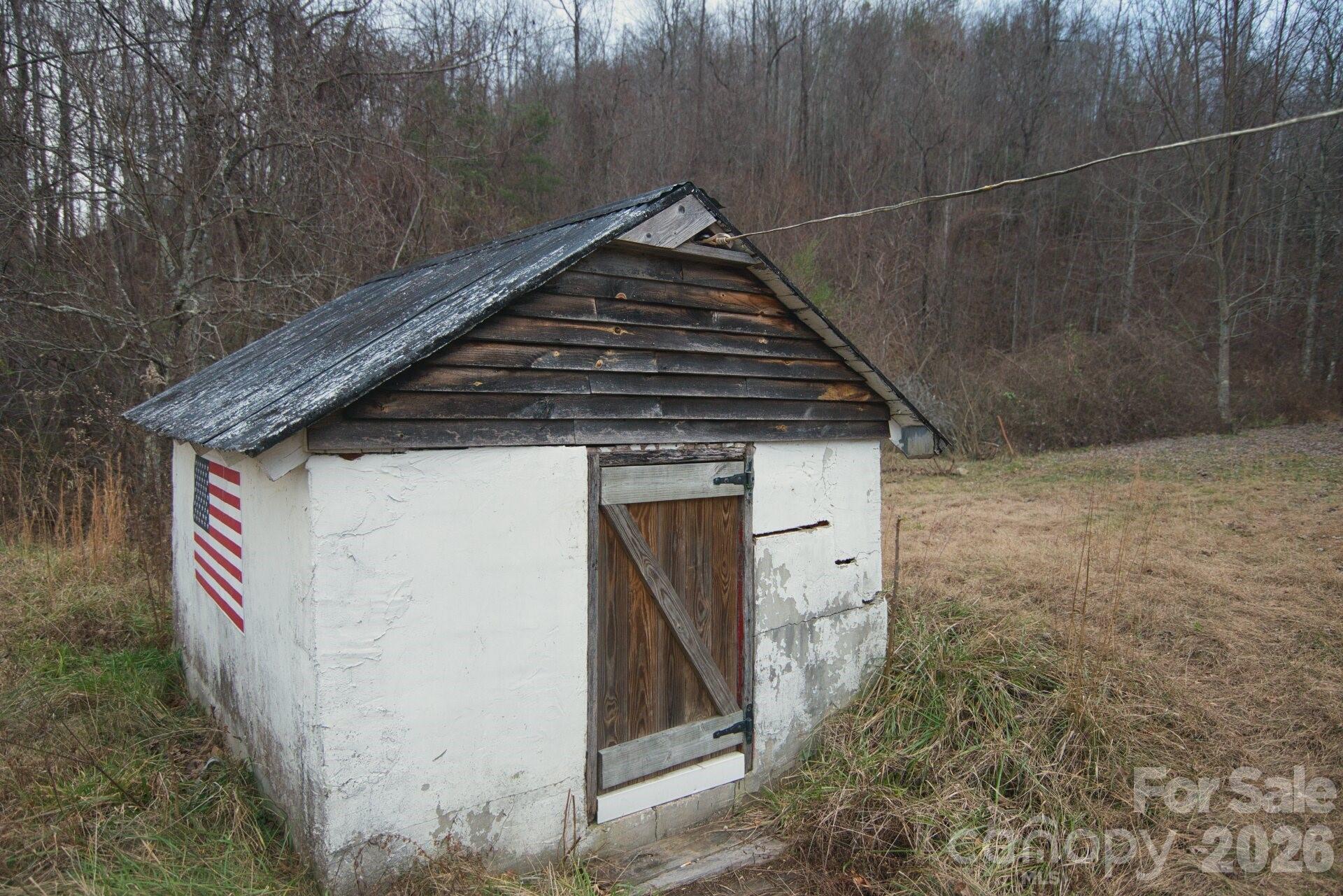 5712 Holbert Cove Road Saluda NC 28773