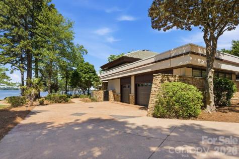 14051 Island Drive Huntersville NC 28078