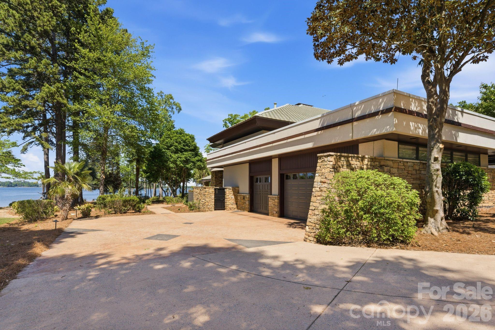 14051 Island Drive Huntersville NC 28078