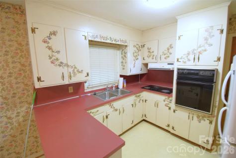 502 W Henry Street Belmont NC 28012