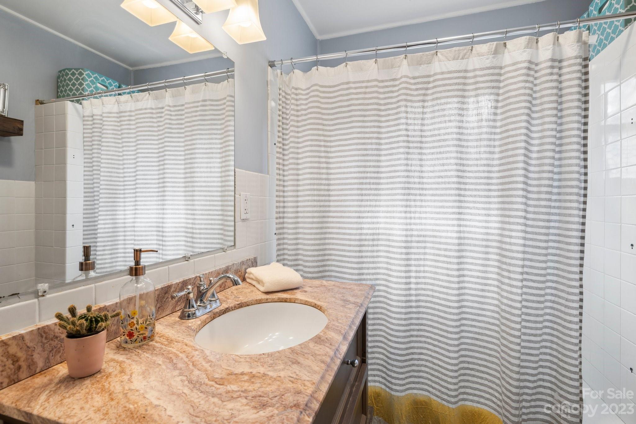 102 Campbell Street Swannanoa NC 28778
