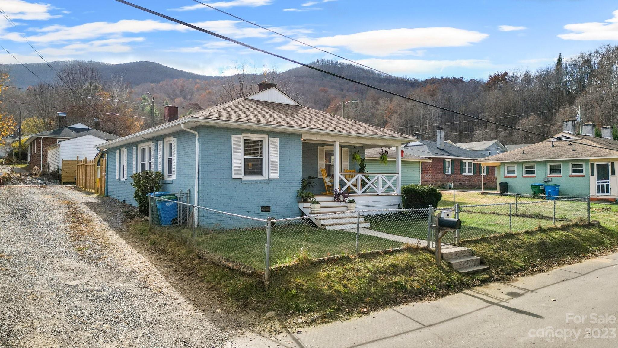 102 Campbell Street Swannanoa NC 28778