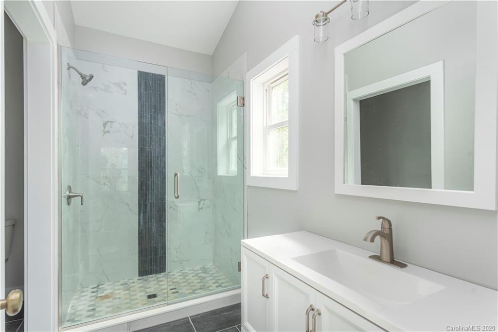 19 Sassafras Valley Road Swannanoa NC 28778