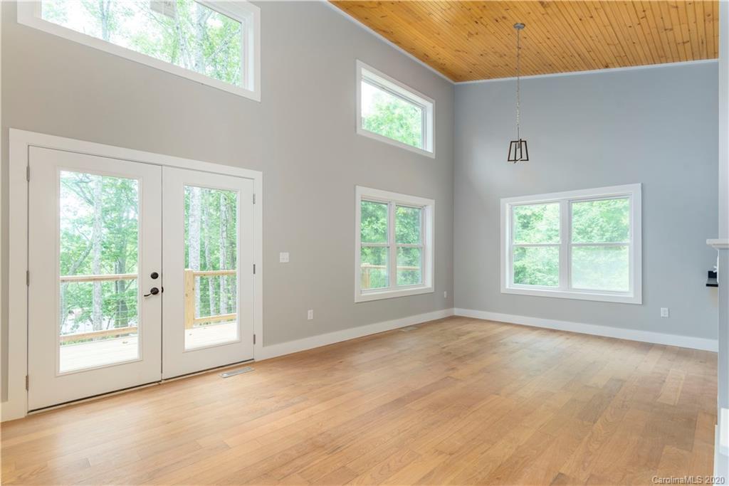 19 Sassafras Valley Road Swannanoa NC 28778
