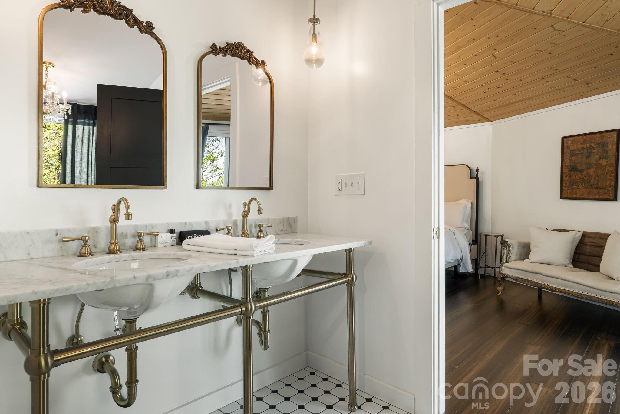 1 Patton Circle Asheville NC 28804