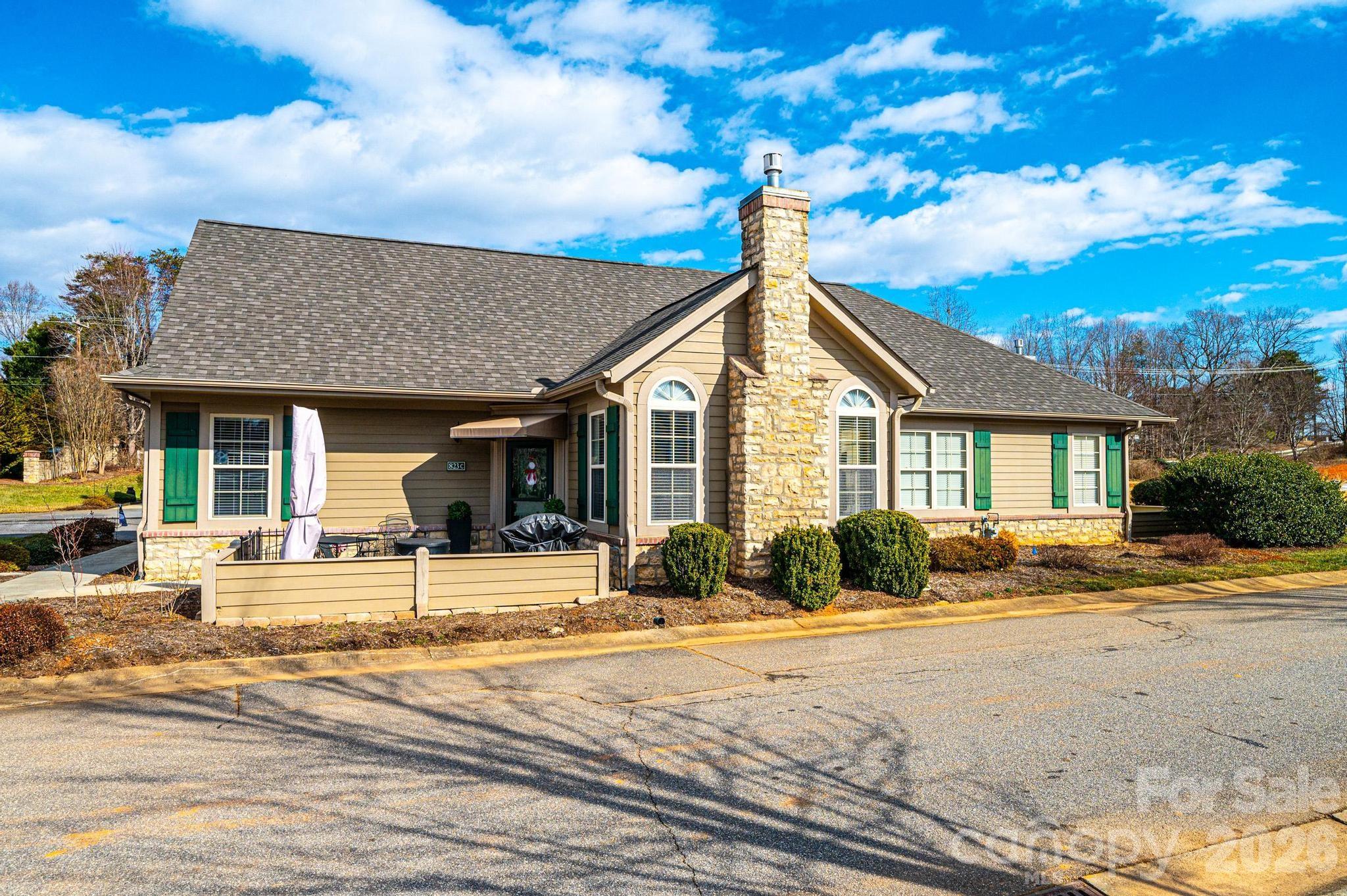 823 Wynnshire Drive Hickory NC 28601