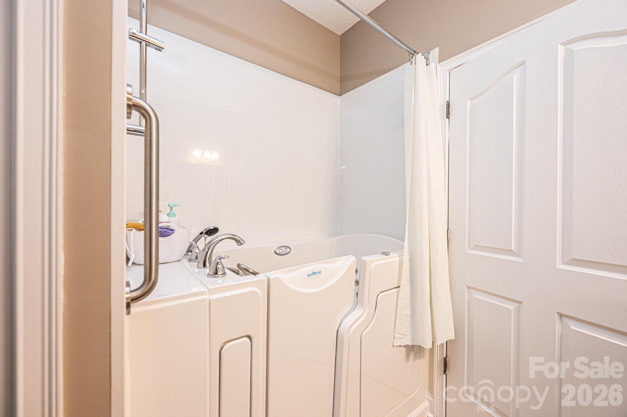 823 Wynnshire Drive Hickory NC 28601