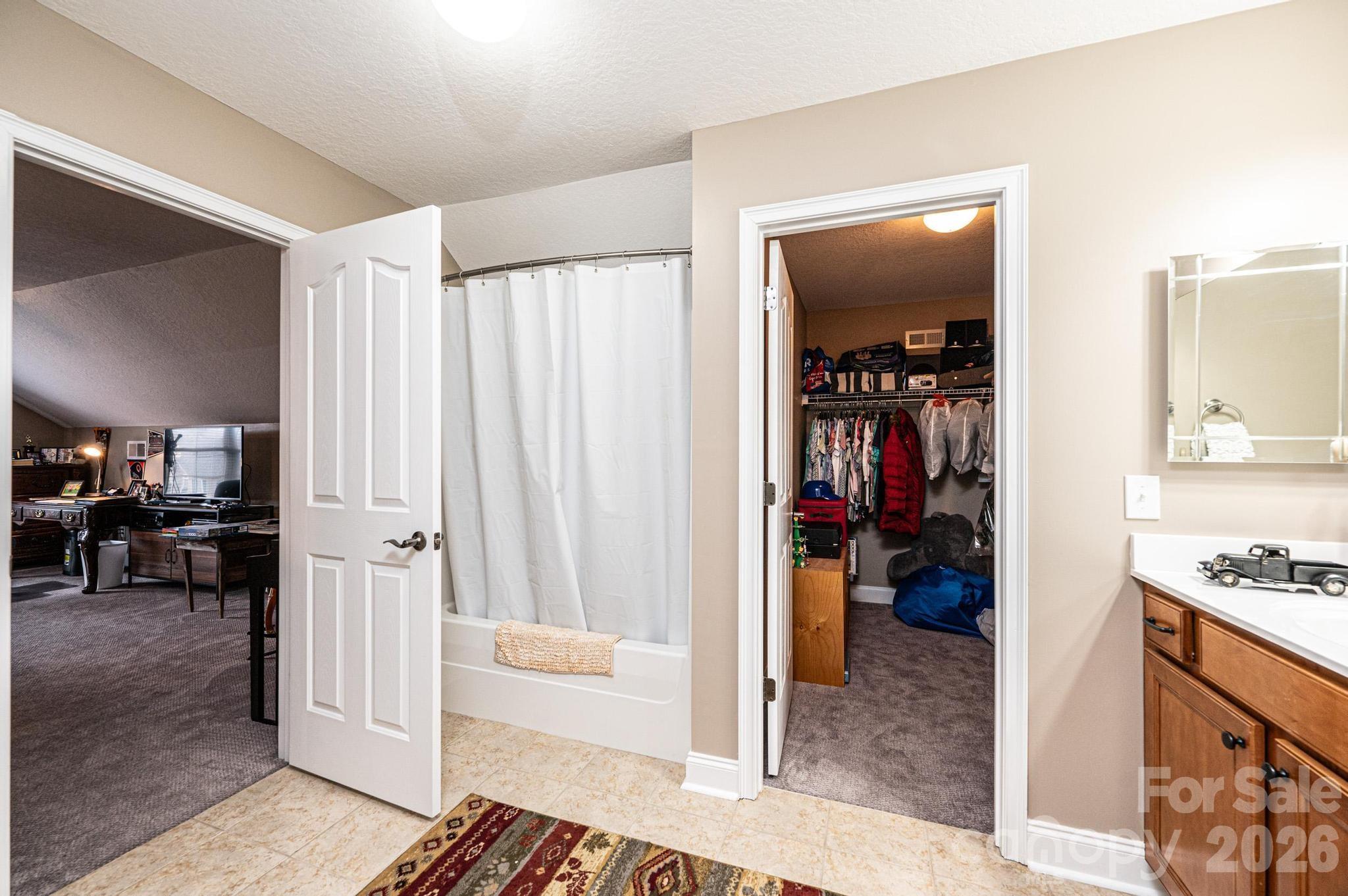 823 Wynnshire Drive Hickory NC 28601