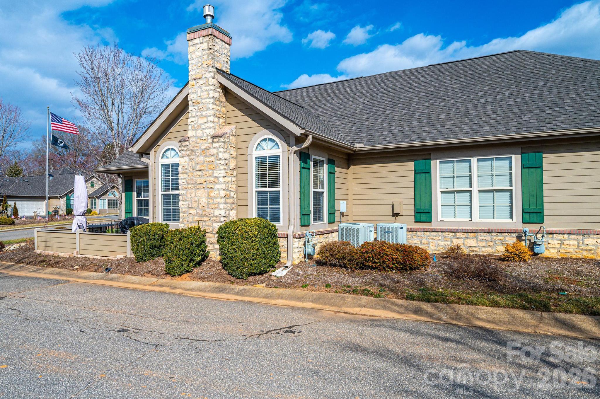 823 Wynnshire Drive Hickory NC 28601
