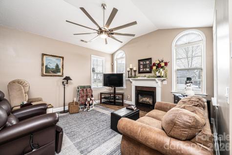 823 Wynnshire Drive Hickory NC 28601