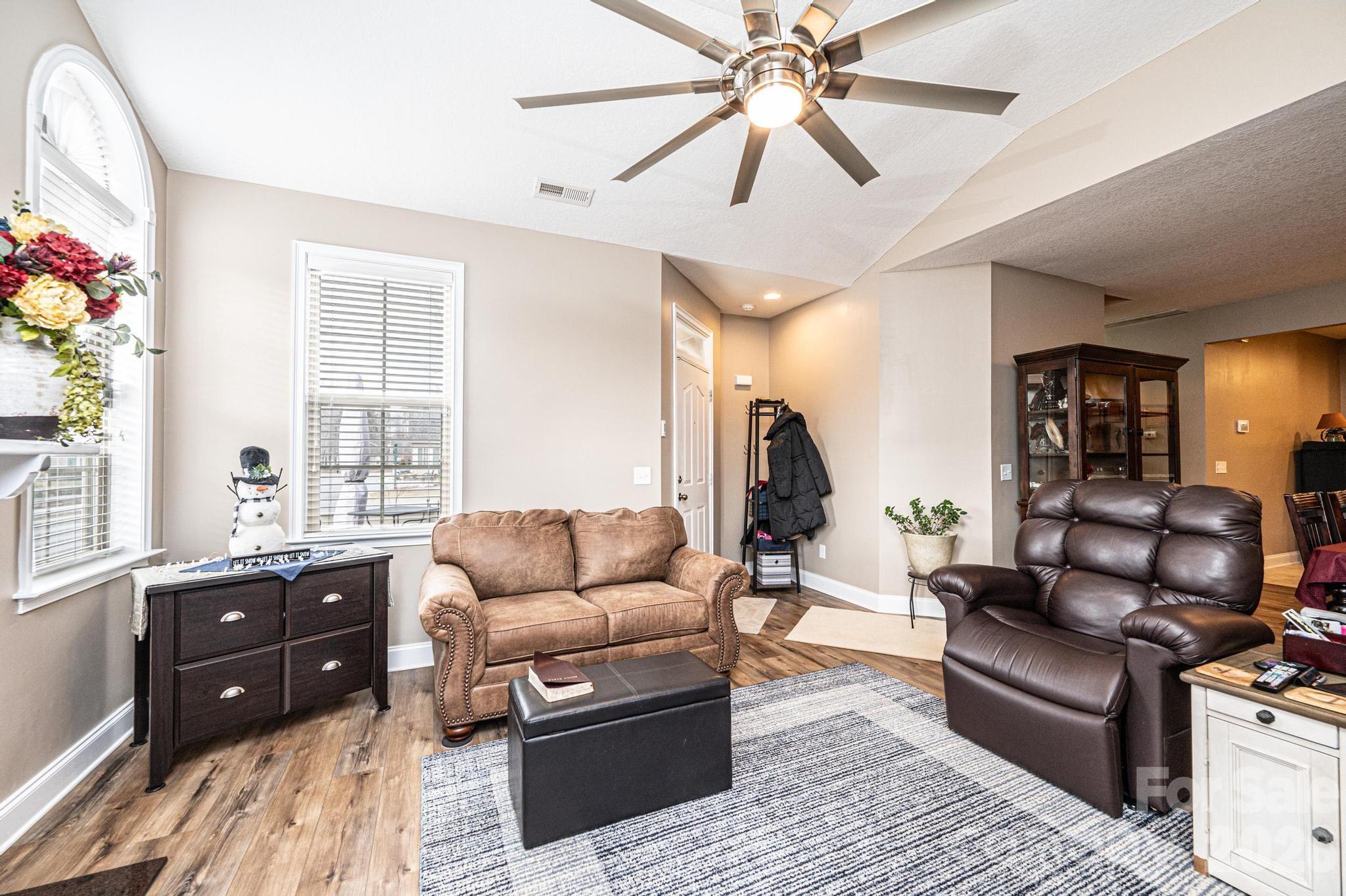 823 Wynnshire Drive Hickory NC 28601