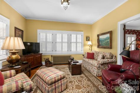 1518 Greenville Highway Hendersonville NC 28792