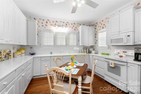1518 Greenville Highway Hendersonville NC 28792