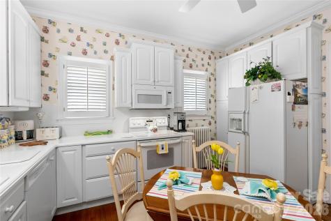 1518 Greenville Highway Hendersonville NC 28792