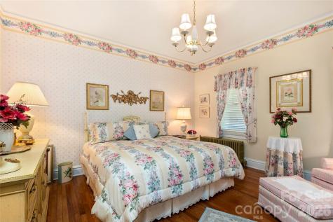 1518 Greenville Highway Hendersonville NC 28792