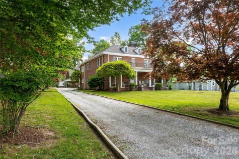 1518 Greenville Highway Hendersonville NC 28792