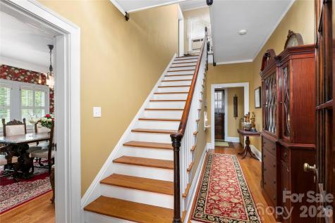 1518 Greenville Highway Hendersonville NC 28792