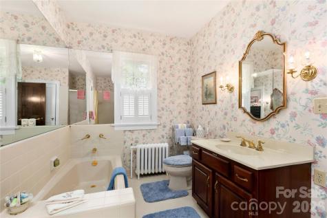 1518 Greenville Highway Hendersonville NC 28792